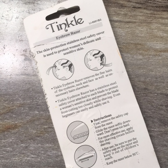 Dermoplane Eyebrow/Face Razors (3 pack) - Picture 6 of 6